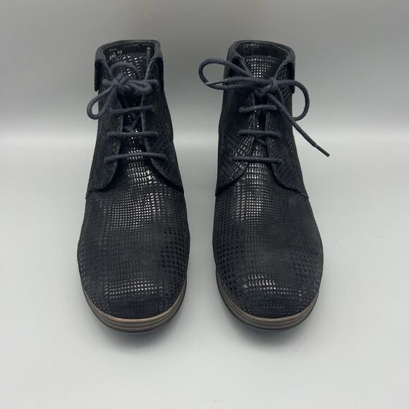 Wolky Boots Womens Size EU 38 Black Shimmer Lace Up Ankle Block Heel Booties - Picture 2 of 13